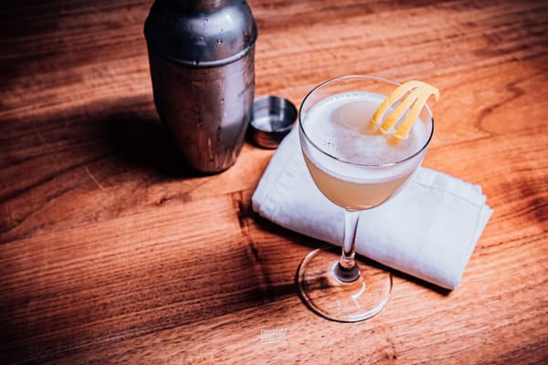 Casual Friday 21.33 – White Lady