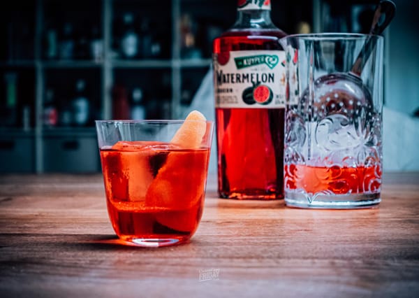 Watermelon Negroni mit De Kuyper Watermelon Liqueur, Sommercocktail mit Gin 2021